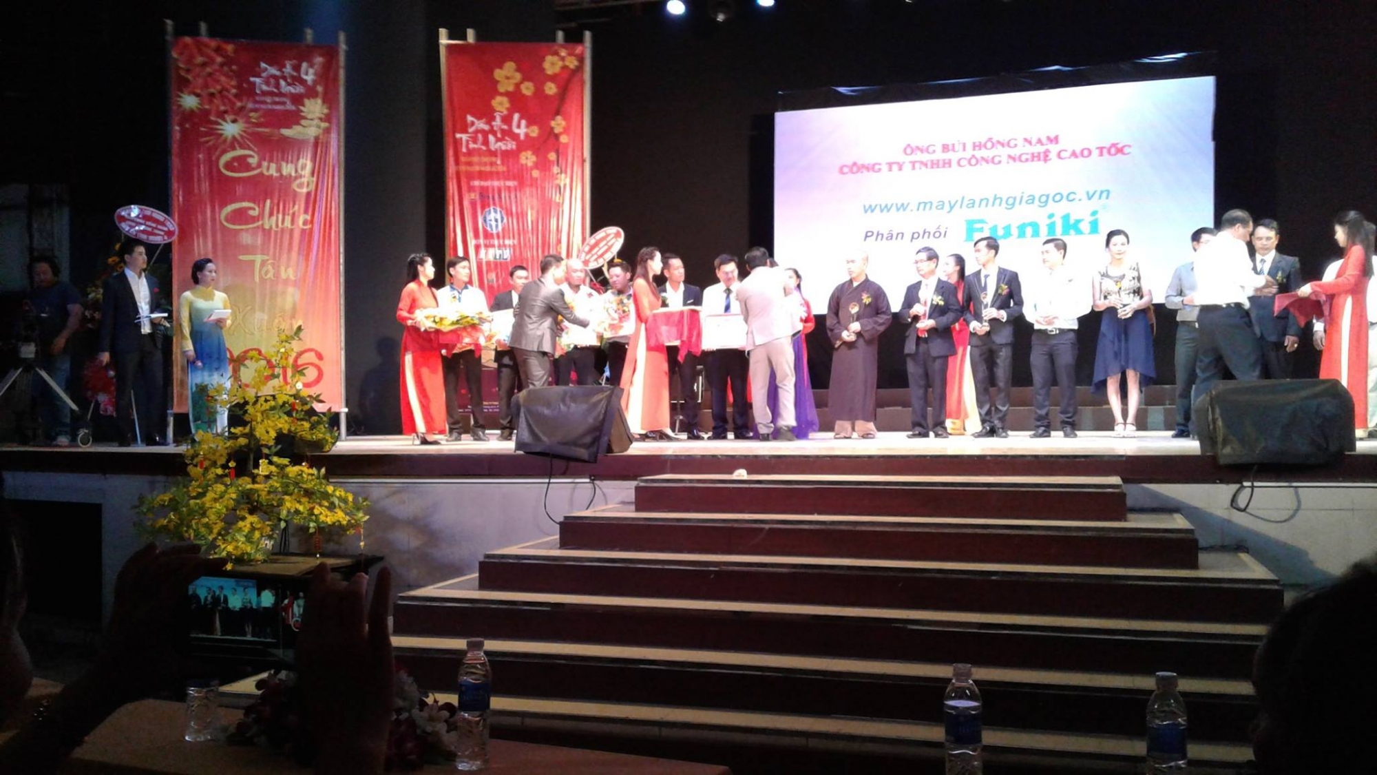 Phát sóng trực tiếp truyền hình VTV9